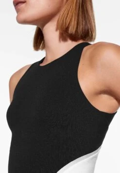 Oysho Compressive Blocks TankTopBlack Donna T-shirt E Top OY141D09G-Q11 -Oysho Negozio 00c982c6547e4eb3a2bc27faa83947aa