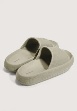 Oysho Ciabatte Da Mare - Khaki -Oysho Negozio 290e2620a67140a6abbc2658038f8038