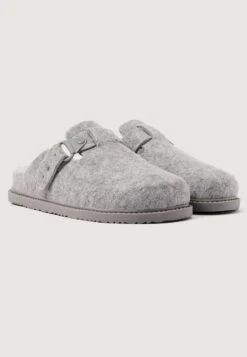 Oysho Pantofole - Dark Grey 12 Oysho Pantofole - Dark Grey -Oysho Negozio 3187a511aca849cf9832f5a2874cee7a