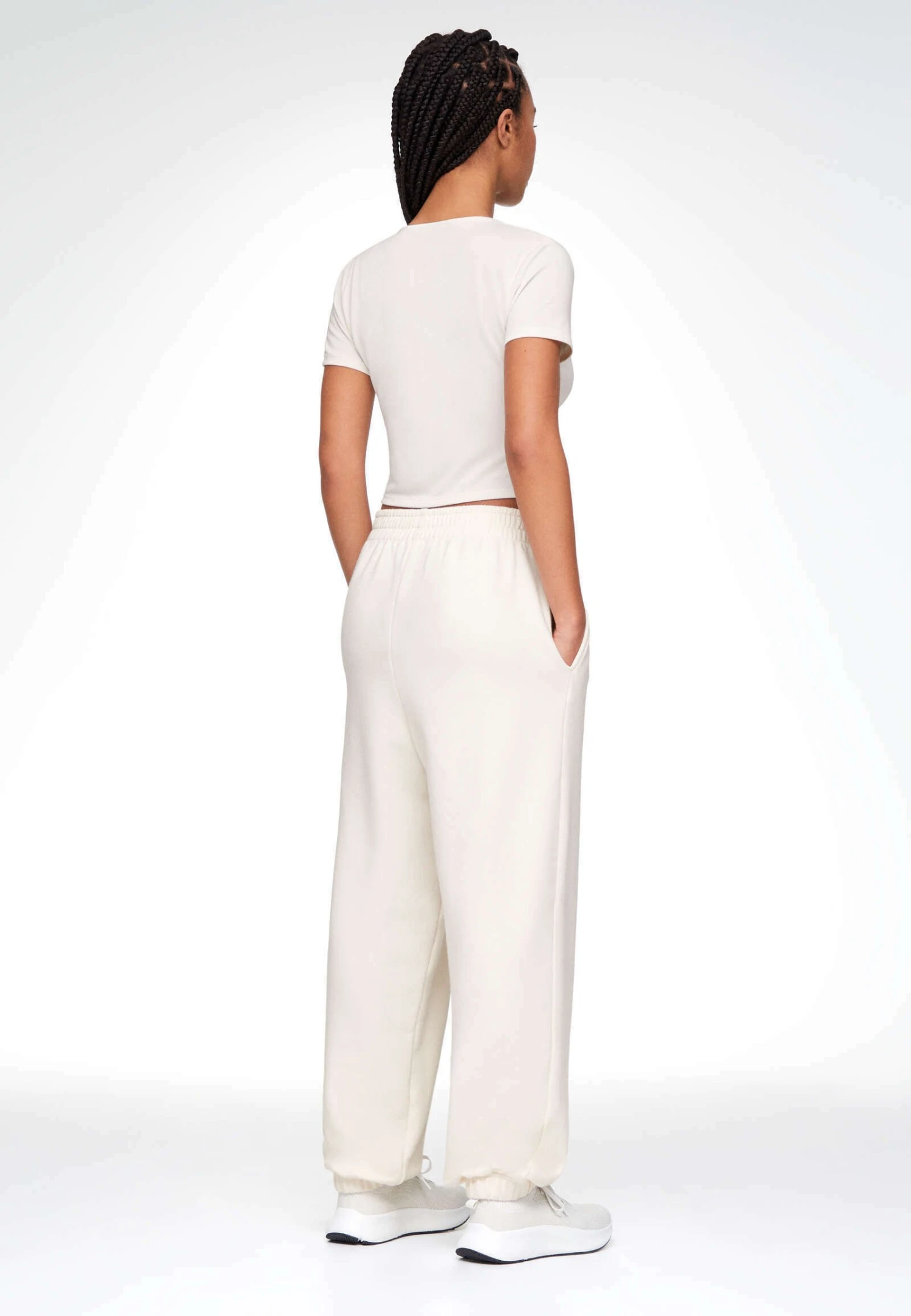 Oysho Short-Sleeved V-NeckT-Shirt BasicOff White Donna T-shirt E Top OY121D06J-A11 5 Oysho Short-Sleeved V-NeckT-Shirt BasicOff White Donna T-shirt E Top OY121D06J-A11 - immagine 3