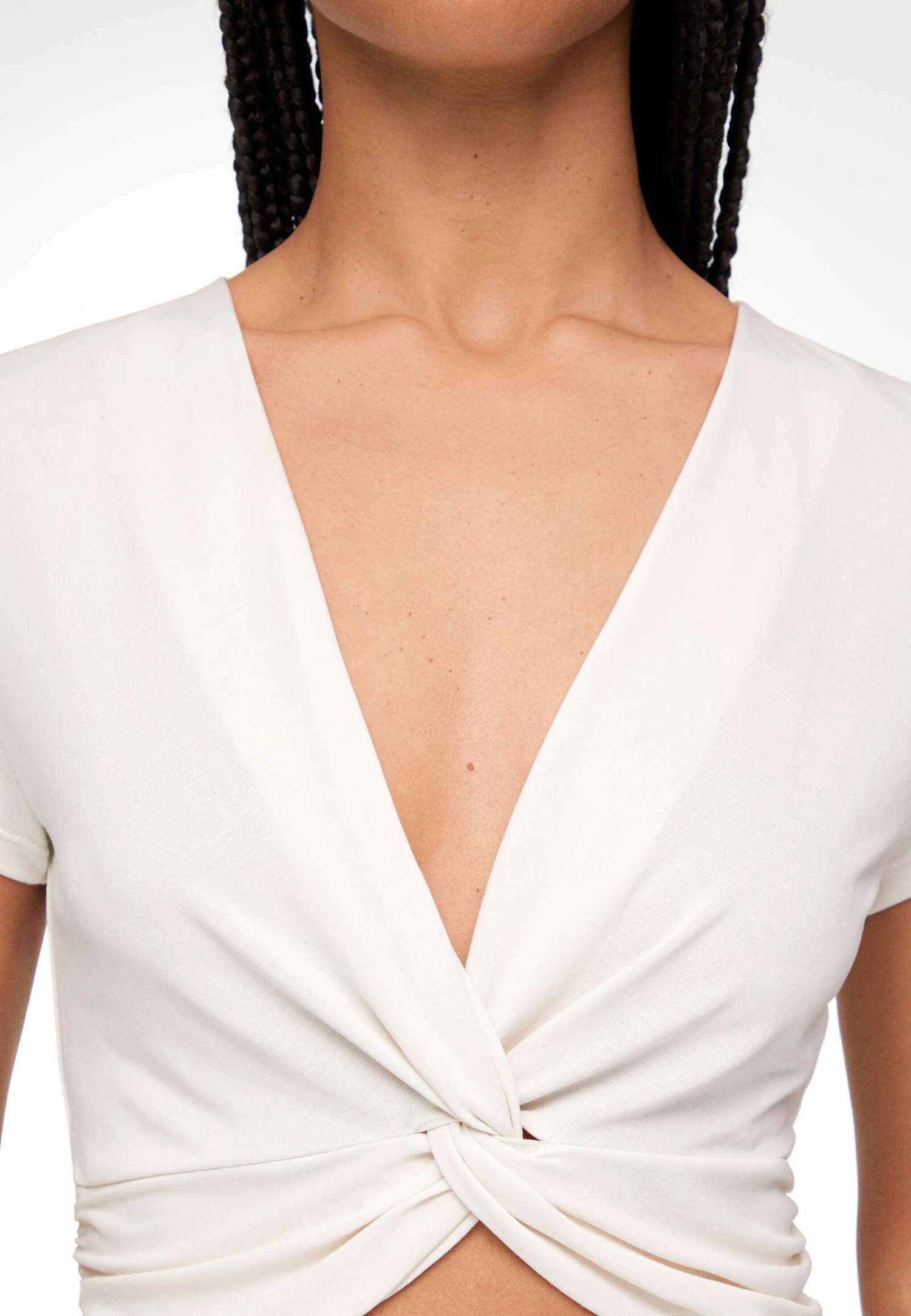 Oysho Short-Sleeved V-NeckT-Shirt BasicOff White Donna T-shirt E Top OY121D06J-A11 6 Oysho Short-Sleeved V-NeckT-Shirt BasicOff White Donna T-shirt E Top OY121D06J-A11 - immagine 4