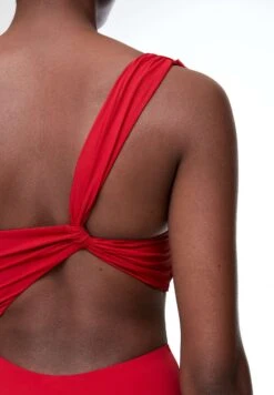 Oysho Floral AsymmetricCostume Da BagnoRed Donna Moda Mare OY181G088-G11 18 Oysho Floral AsymmetricCostume Da BagnoRed Donna Moda Mare OY181G088-G11 -Oysho Negozio 3402d5b9cb04453886050029e77dd918