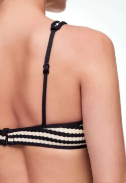 Oysho Textured Stripe Halter Bikini Pezzo SopraBlack Donna Moda Mare OY181J0CF-Q11 -Oysho Negozio 3b6d4268dbbf44a4b8a87e0108ac578e