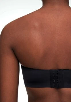 Oysho InvisibleWith Removable StrapsReggiseno Con Spalline RegolabiliBlack Donna Intimo OY181A0VD-Q11 -Oysho Negozio 47f297f202f6404c94bcfee8cc1569bf