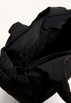 Oysho PADDED SHOPPER - Shopping Bag - Black -Oysho Negozio 52c35898a3c44128919560fb1a289473