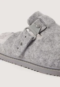 Oysho Pantofole - Dark Grey 16 Oysho Pantofole - Dark Grey -Oysho Negozio 59d1514d65bf449ca8690cf629233139