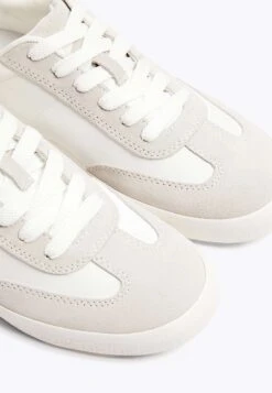 Oysho Sneakers BasseWhite Donna Sneakers OY111A0CH-A11 -Oysho Negozio 5e83fd49eb02487d9eefa5f109e2277b
