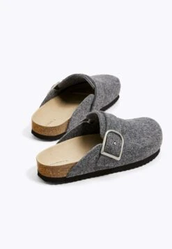 Oysho BuckledCiabattineGrey Donna Ciabatte E Zoccoli OY111A0CK-C11 -Oysho Negozio 62461b1fd9b5472dac4117043c98efeb