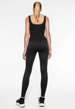 Oysho Perfect-Adapt With CupsTopBlack Donna T-shirt E Top OY141D07D-Q11 -Oysho Negozio 679c4eed058e47e390c458a01a6e5ad1