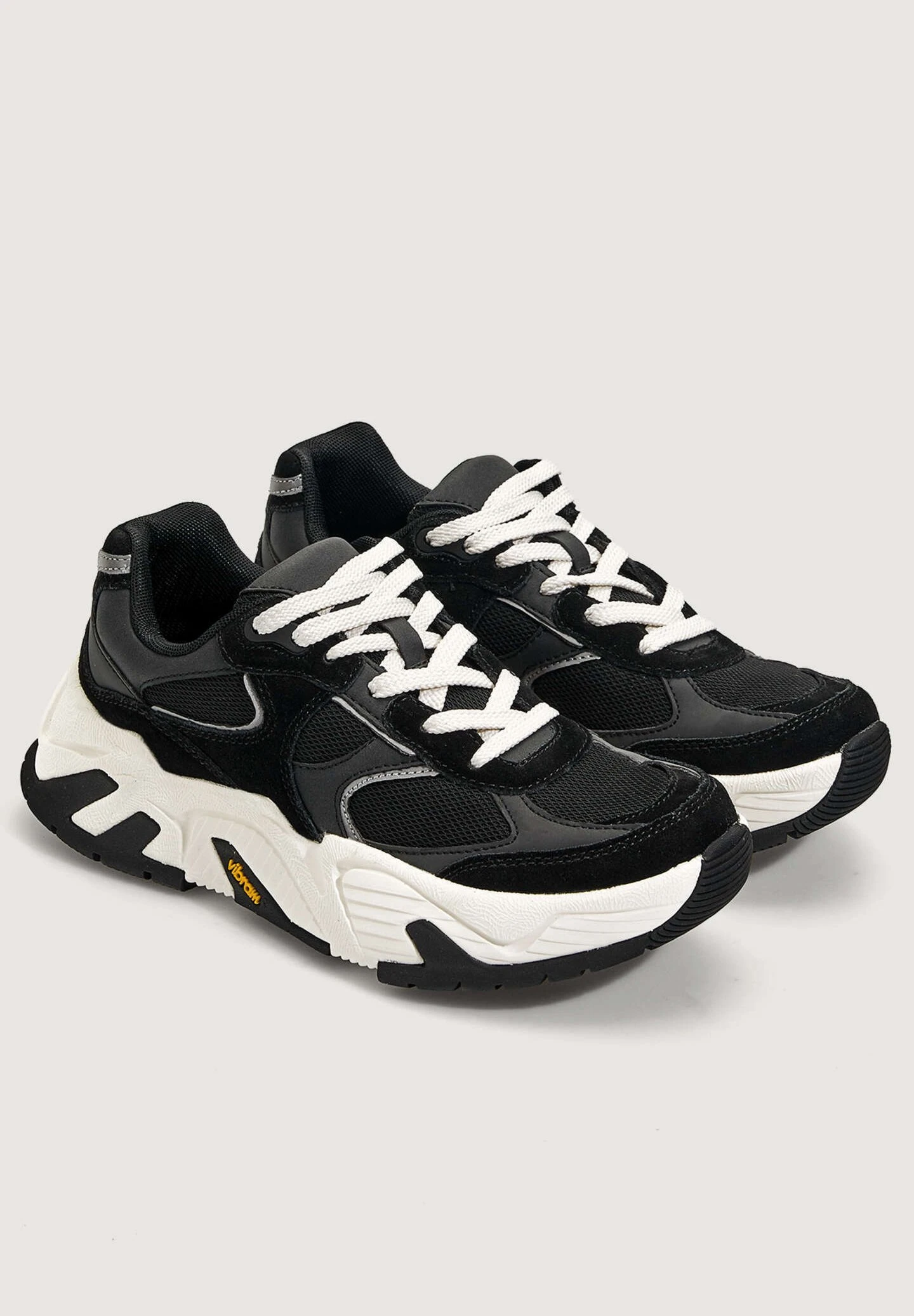 Oysho Sneakers BasseBlack Donna Sneakers OY141A01R-Q11 5 Oysho Sneakers BasseBlack Donna Sneakers OY141A01R-Q11 - immagine 3