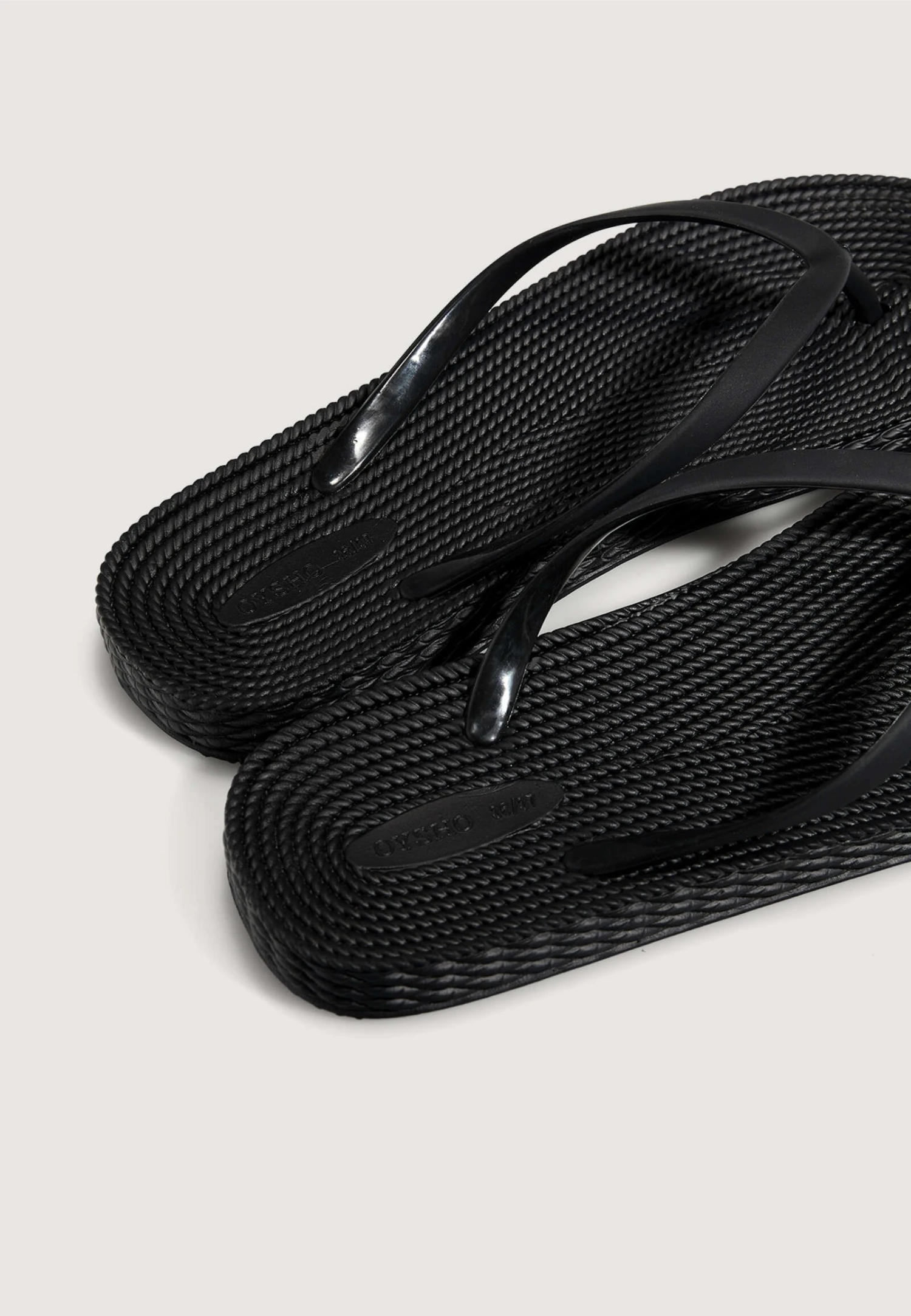 Oysho Shiny Beach Ciabatte Da MareBlack Donna Per Il Mare OY111A0A8-Q11 7 Oysho Shiny Beach Ciabatte Da MareBlack Donna Per Il Mare OY111A0A8-Q11 - immagine 5