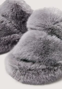 Oysho CiabattineGrey Donna Ciabatte E Zoccoli OY111A0B6-C11 -Oysho Negozio 7cca9beadb174a369a27bd2bf88fb47e