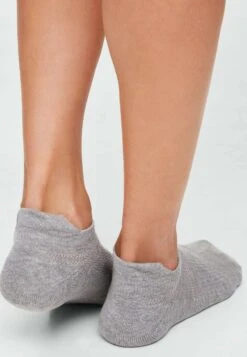 Oysho 3 Pairs Of Quarter SportsCalzeGrey Donna Calze OY181F0RB-C11
