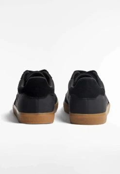 Oysho Sneakers BasseBlack Donna Sneakers OY111A0CH-Q11 -Oysho Negozio ab678f11bda24b65b4f900c046c778f5