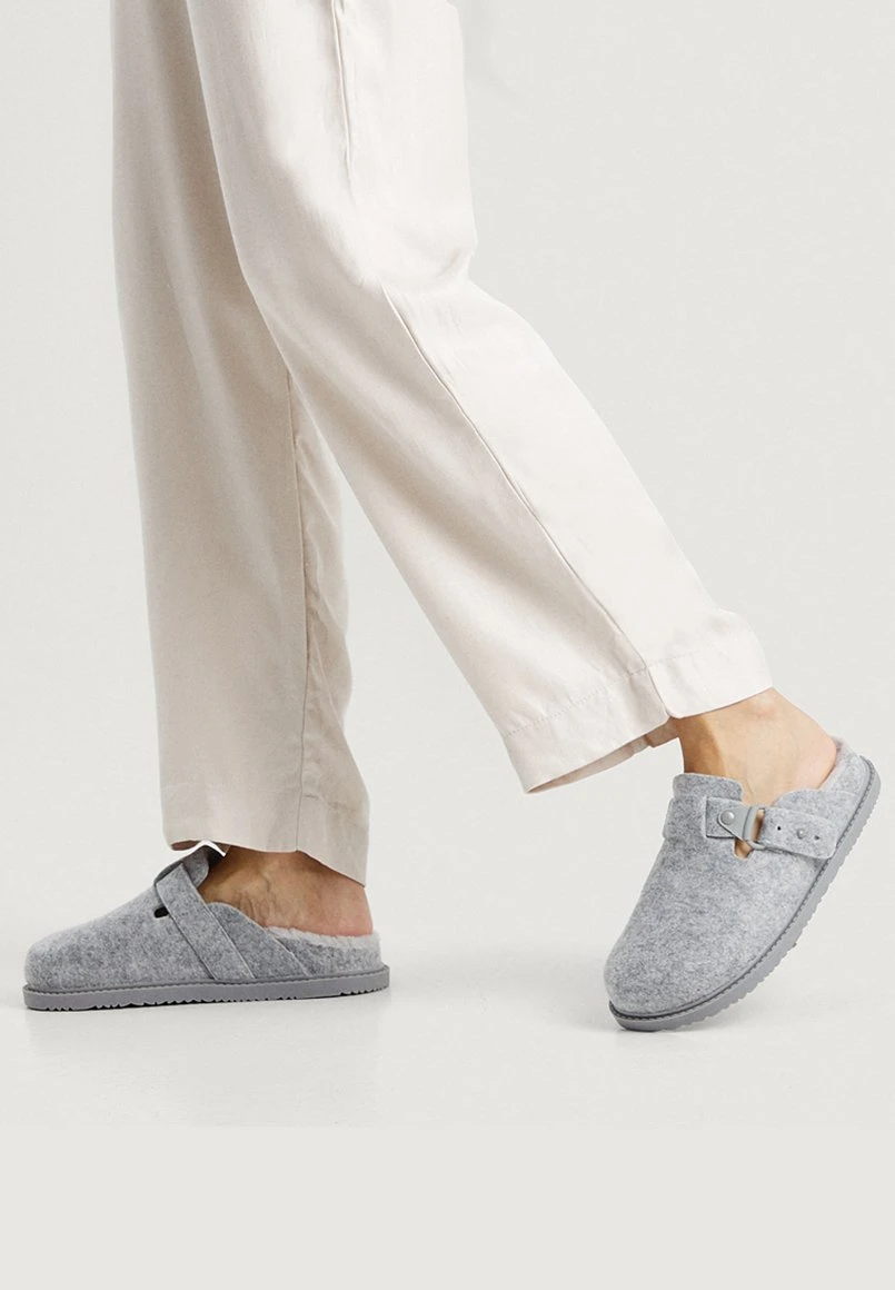 Oysho Pantofole - Dark Grey 3 Oysho Pantofole - Dark Grey