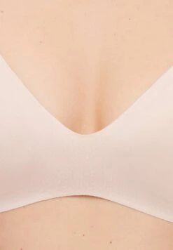 Oysho Invisible Laser Cut Halter Style Reggiseno A TriangoloPink Donna Intimo OY181A0SI-J11 -Oysho Negozio b897500e017d405f9dc16fdadc0f47a9