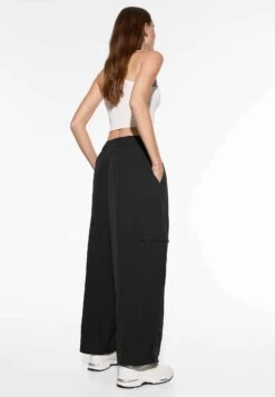 Oysho Comfortlux With Crossover Neckline And Cups - Top - White -Oysho Negozio bb48794a7e7842cb9caa02c0ccaf6f61