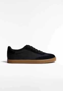 Oysho Sneakers BasseBlack Donna Sneakers OY111A0CH-Q11 -Oysho Negozio e28f94c634134ce0ad52574bd358088e