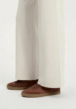 Oysho WITH PIECES - Sneakers Basse - Bordeaux