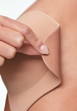 Oysho Enhancing Cups With Adhesive Sides - Altri Accessori - Salmon -Oysho Negozio f7a37edec3614155897f28144eb99b4d