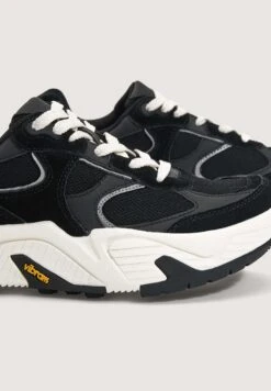 Oysho Sneakers BasseBlack Donna Sneakers OY141A01R-Q11 17 Oysho Sneakers BasseBlack Donna Sneakers OY141A01R-Q11 -Oysho Negozio fb447147a45549d3ada6049bb6cd0de7