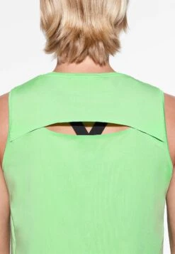 Oysho Cropped Microperforated Technical Sleeveless- Top - Light Green -Oysho Negozio febba4d4c2614479a103b797d473186c